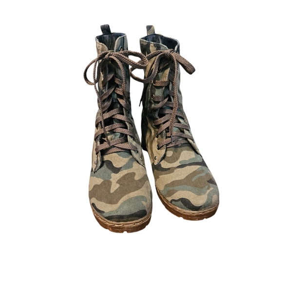 Carrini Ca Collection Women's Green Camo Army Fashion Boots Size 10 - Picture 3 of 8